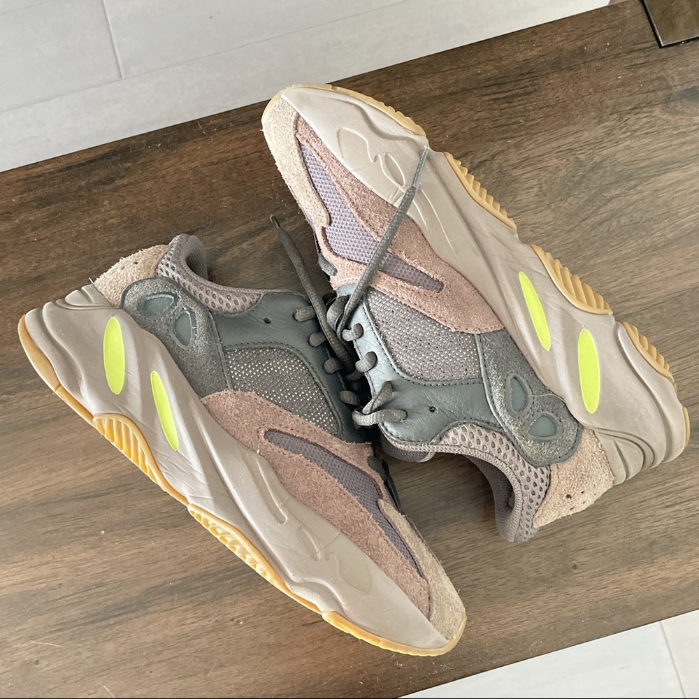 Preowned Adidas Yeezy Boost 700 Mauve Sz 6